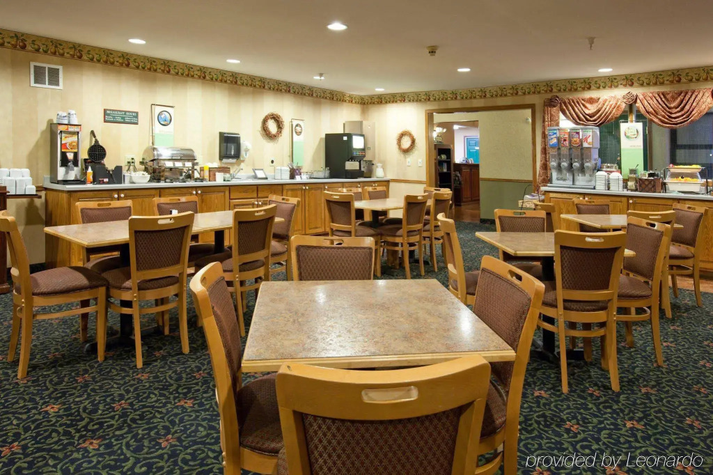 Country Inn & Suites by Radisson, Cedar Falls, IA