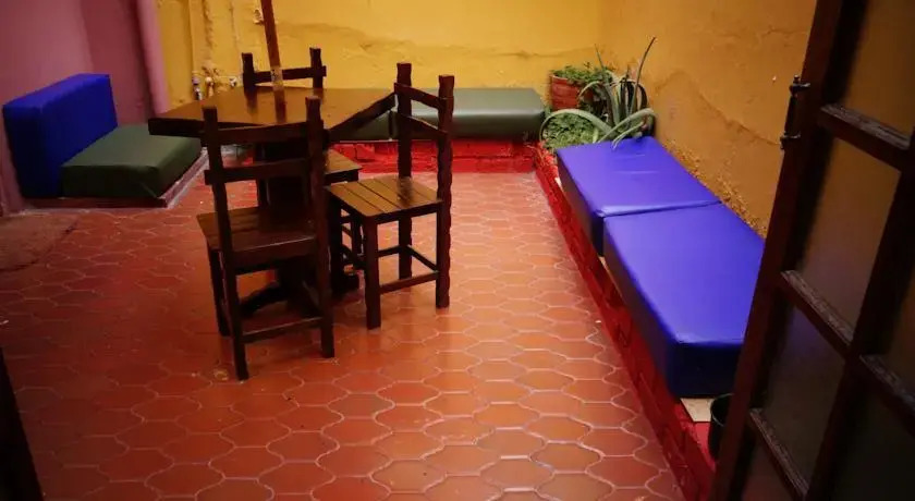 2Hostel Circus