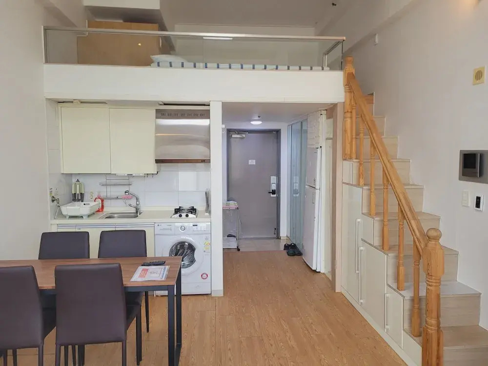 Travel House