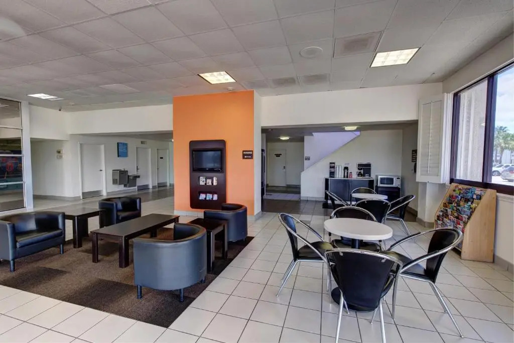 Executive Inn & Suites