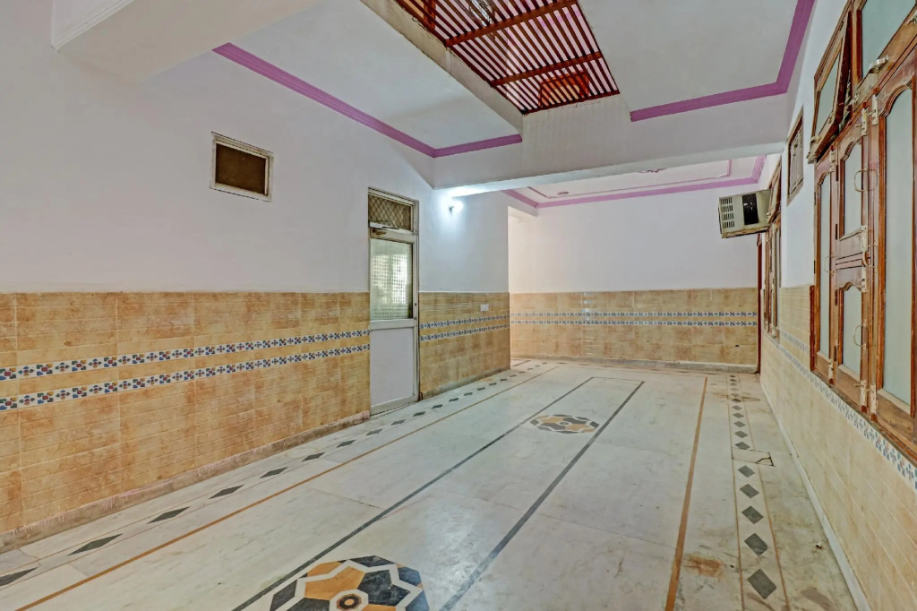 SPOT ON 76207 Krishna Balram Guest House