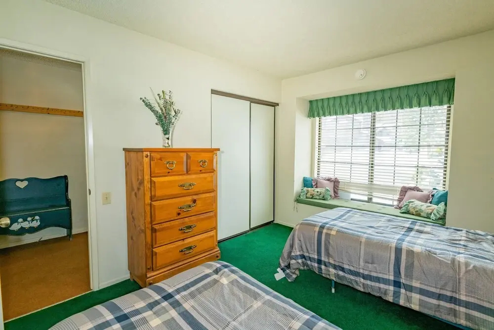 Mountain Haven Condo - Walking Distance To The Lake And The Marina! Board Games! 3 Bedroom Condo