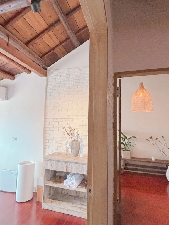 Moonlight Home Stay  For 2-12 persons