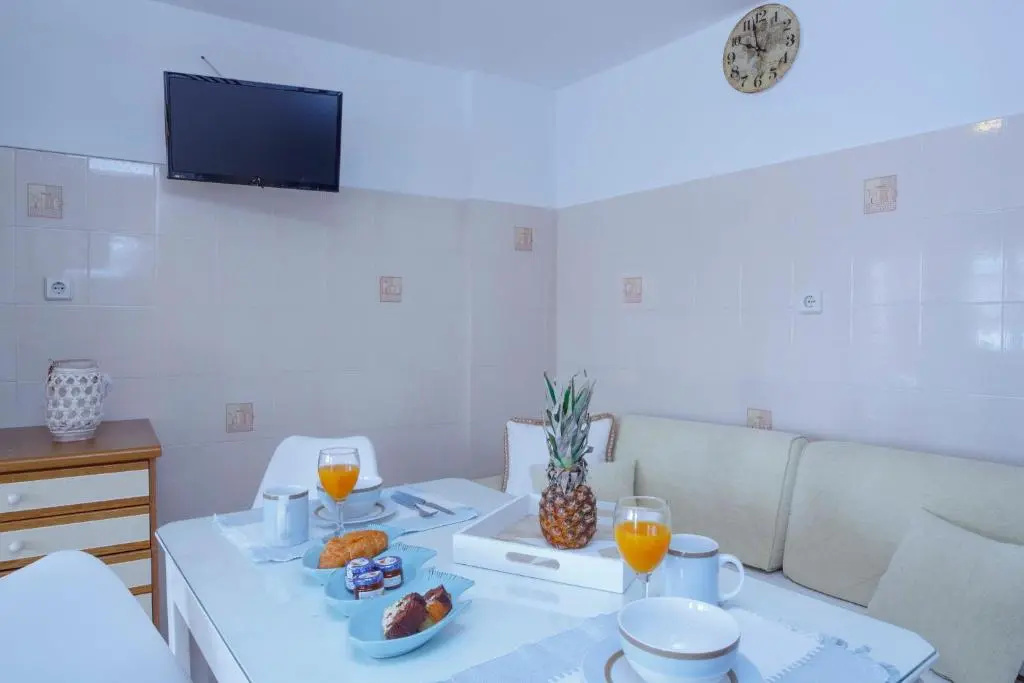 Villa Skiadeni - Sea front house