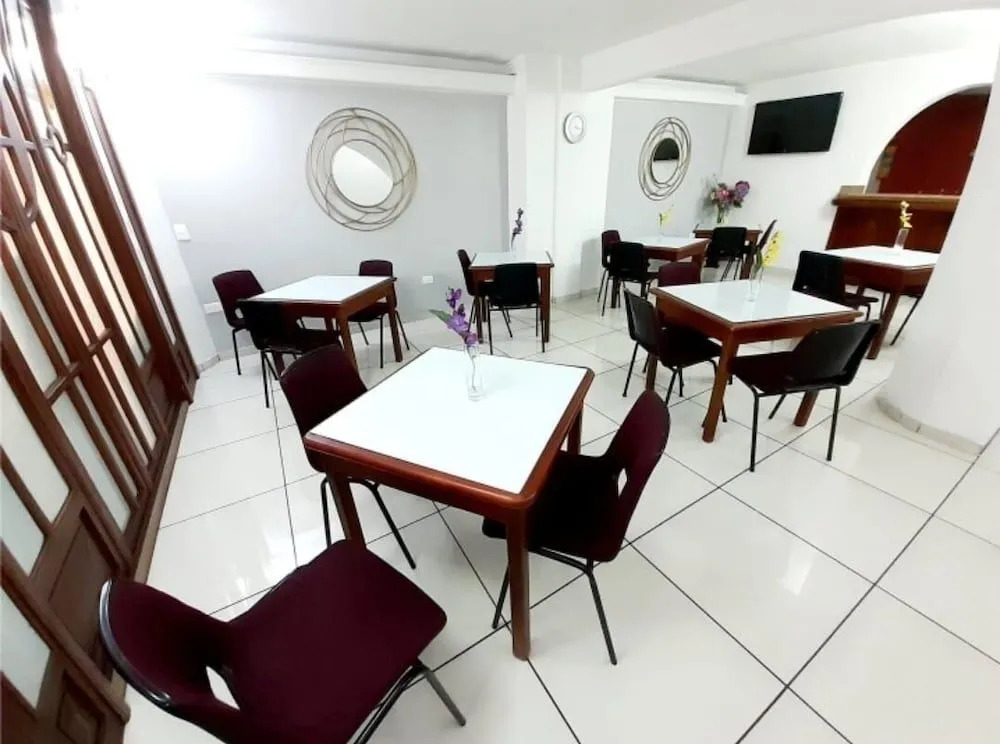 Hotel Santorini la 70
