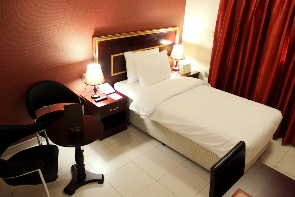 Montreal Naif Hotel