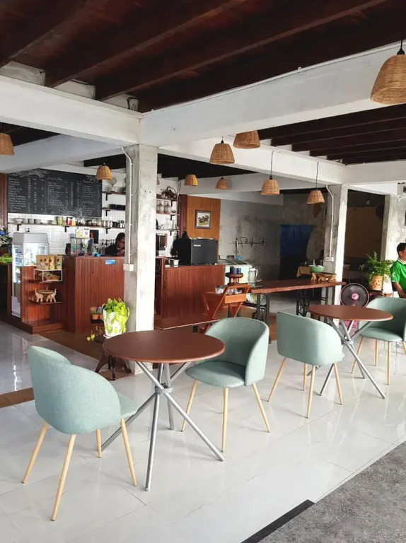 Blue Melon Cafe & Hostel