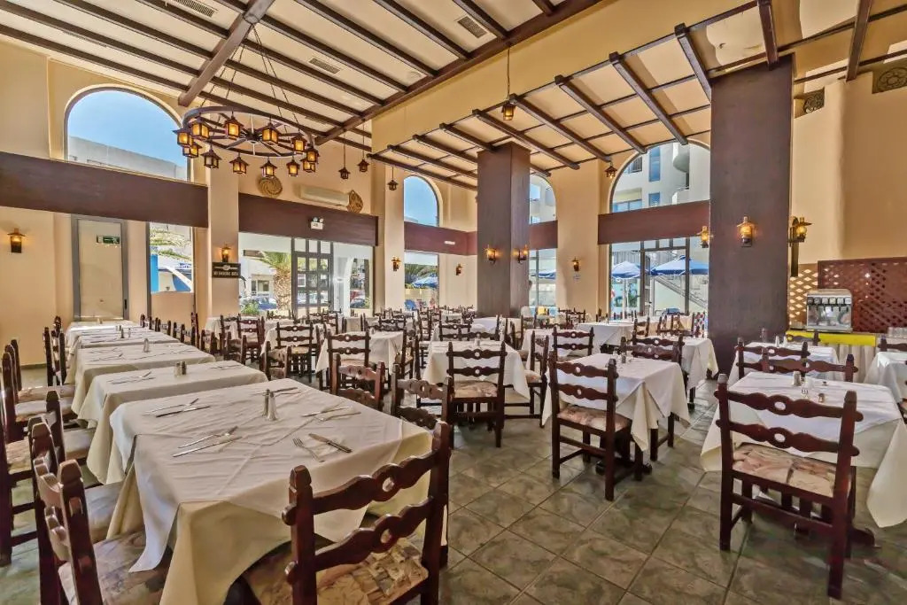 Lefkoniko Icarus Suites