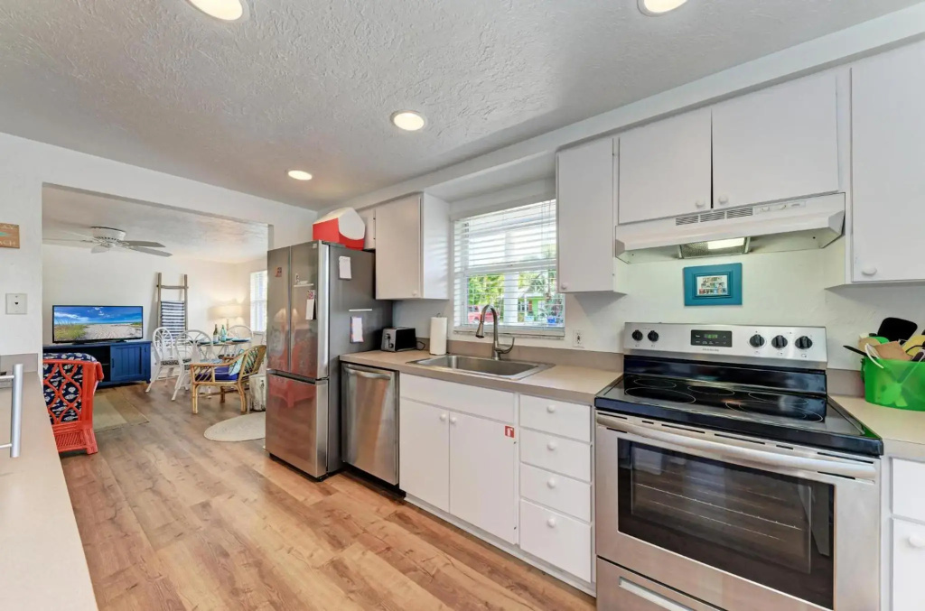Blue Pelican 306 - 61st St Unit B West