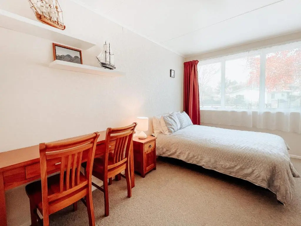 Alpine House Tongariro - Turangi Holiday Home