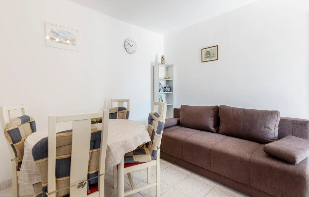Nice Home in Pula With Wifi and 2 Bedrooms
