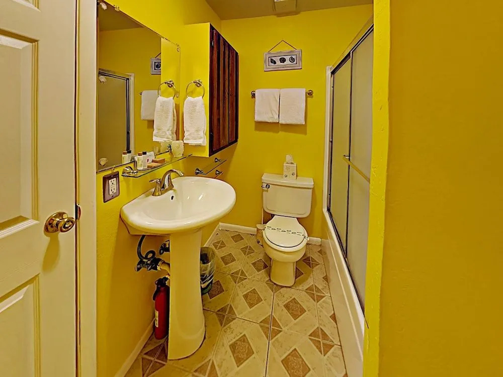 Deckhouse - Two Bedroom Home
