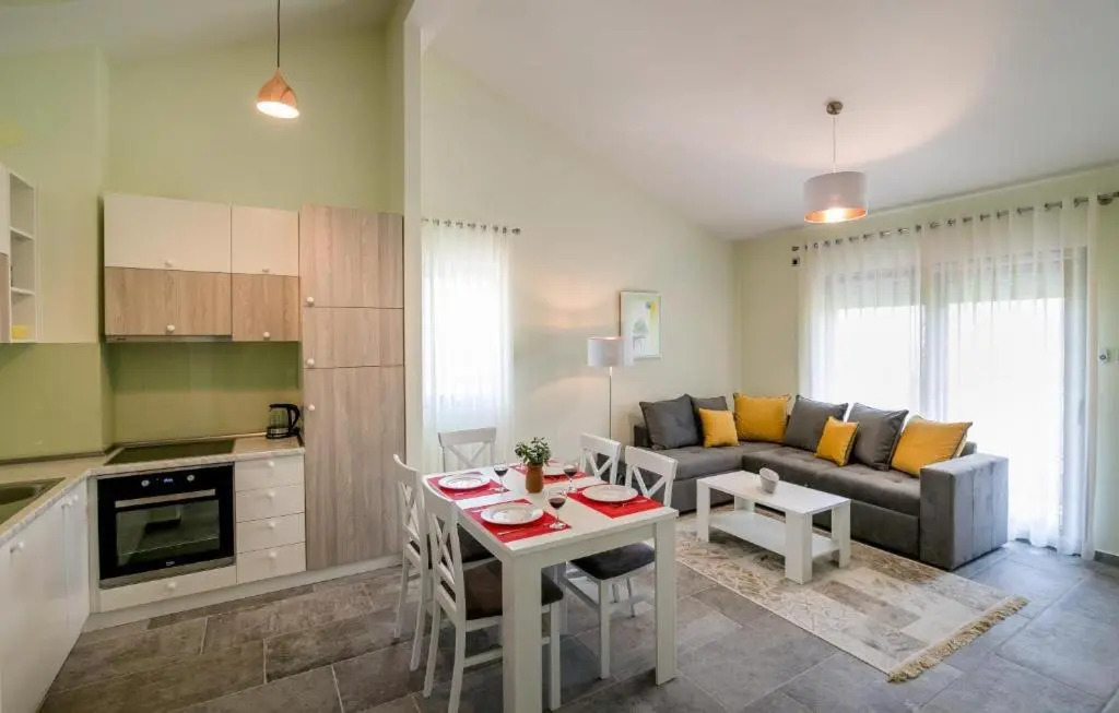 Green Bay Apartments Morinj