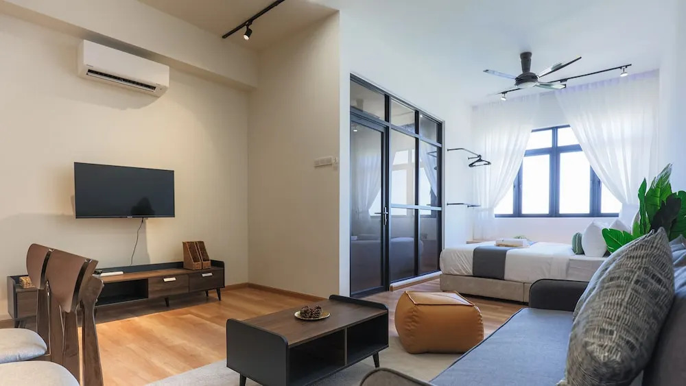 The Quartz Residence By I Housing