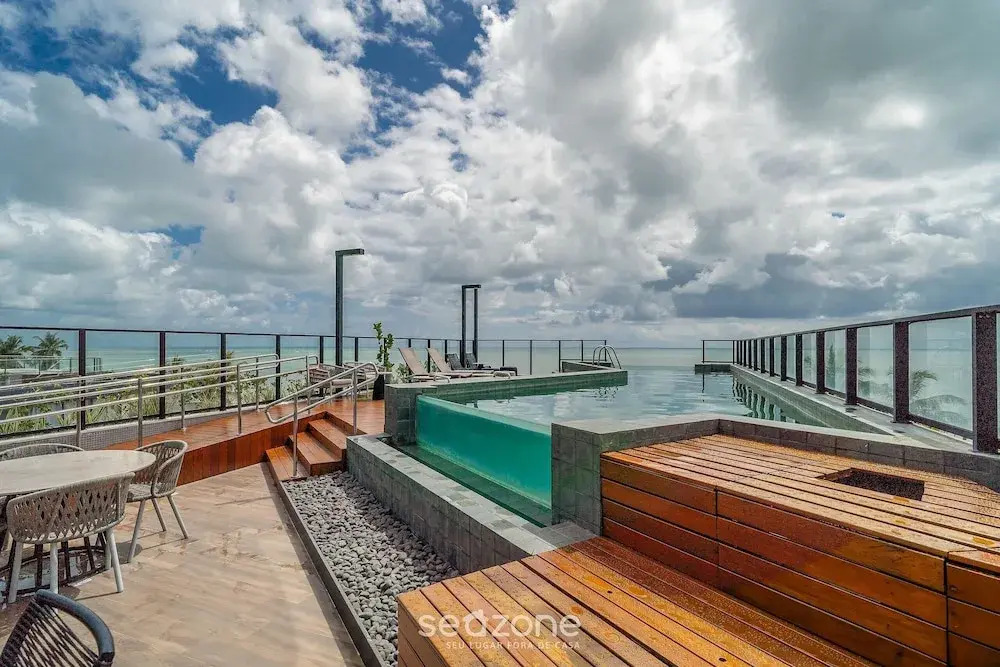 Oceanfront Studio in Building w/ Pool Bre0116