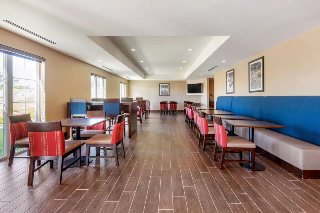Comfort Inn & Suites