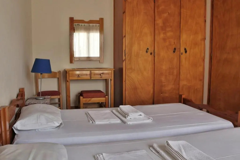 Seaview- 2 Space - selfcatering Apartment - Helen No 3