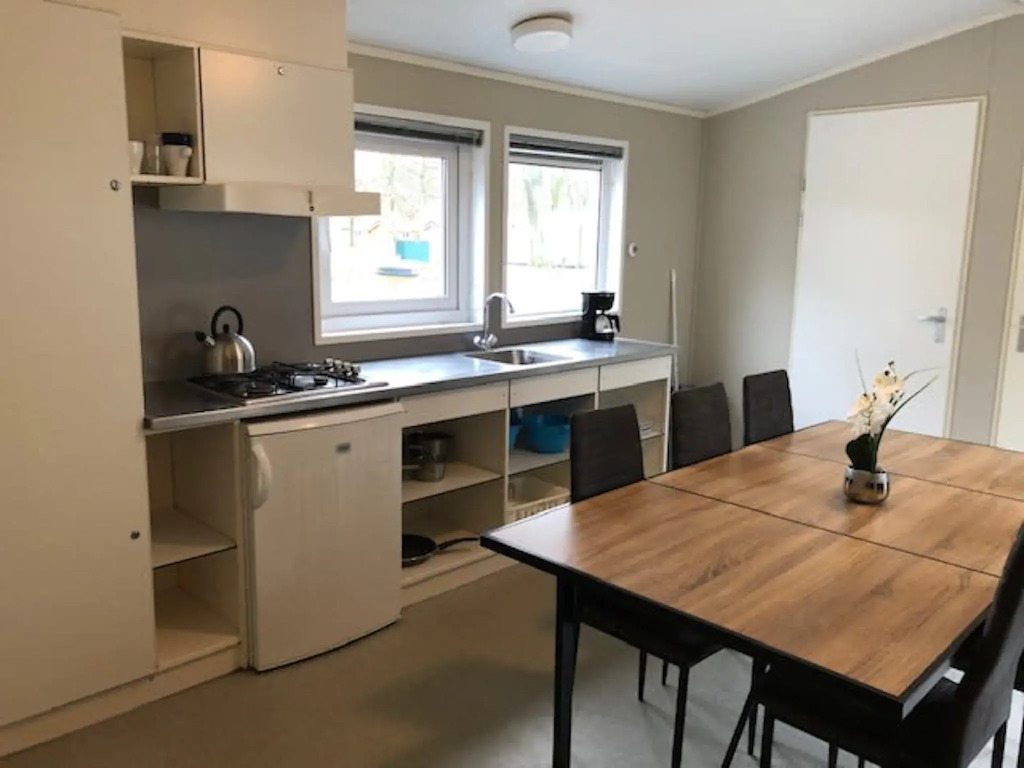 Well-maintained chalet with WiFi, not far from Amsterdam