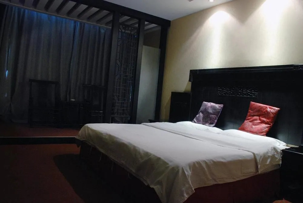 Ningbo Qingcheng Fashion Hotel
