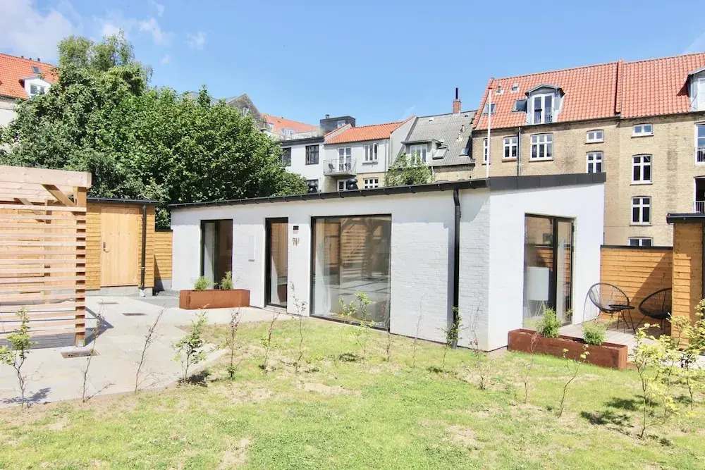 Private 1-bed Townhouse w Terraces