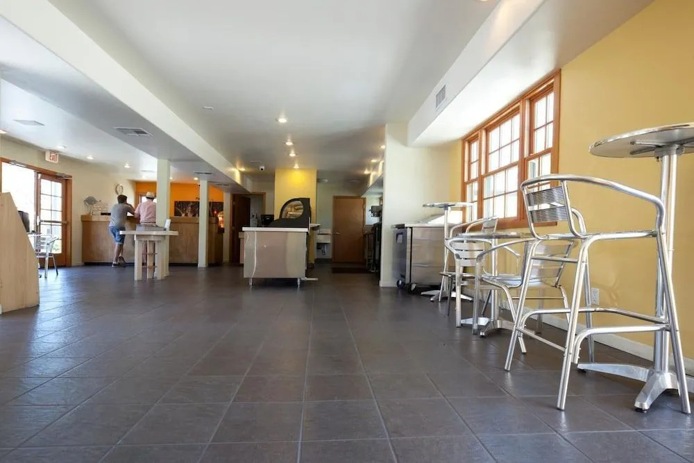 Orange Tree Inn