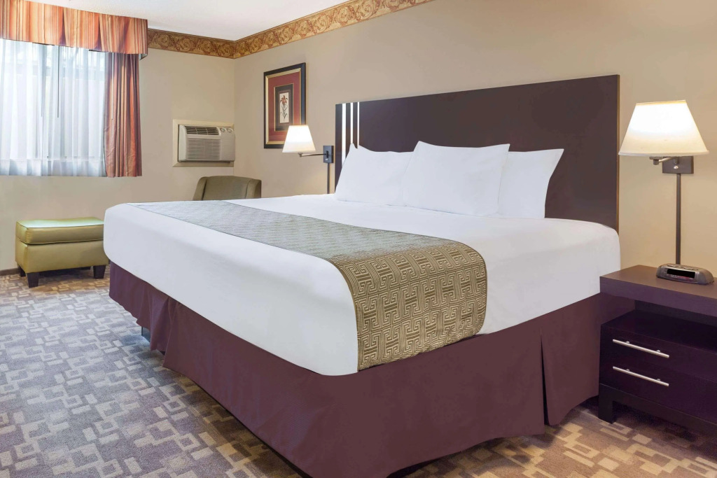 Days Inn By Wyndham Bellingham WA
