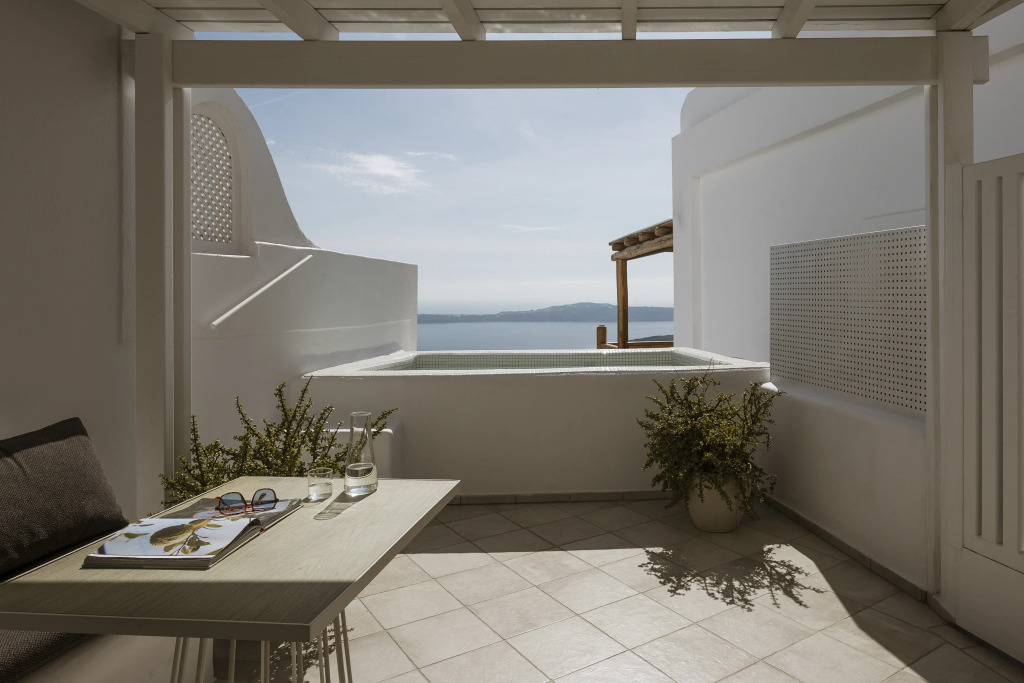 Aqua Luxury Suites
