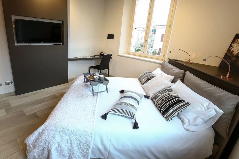 Emilia Suite Home