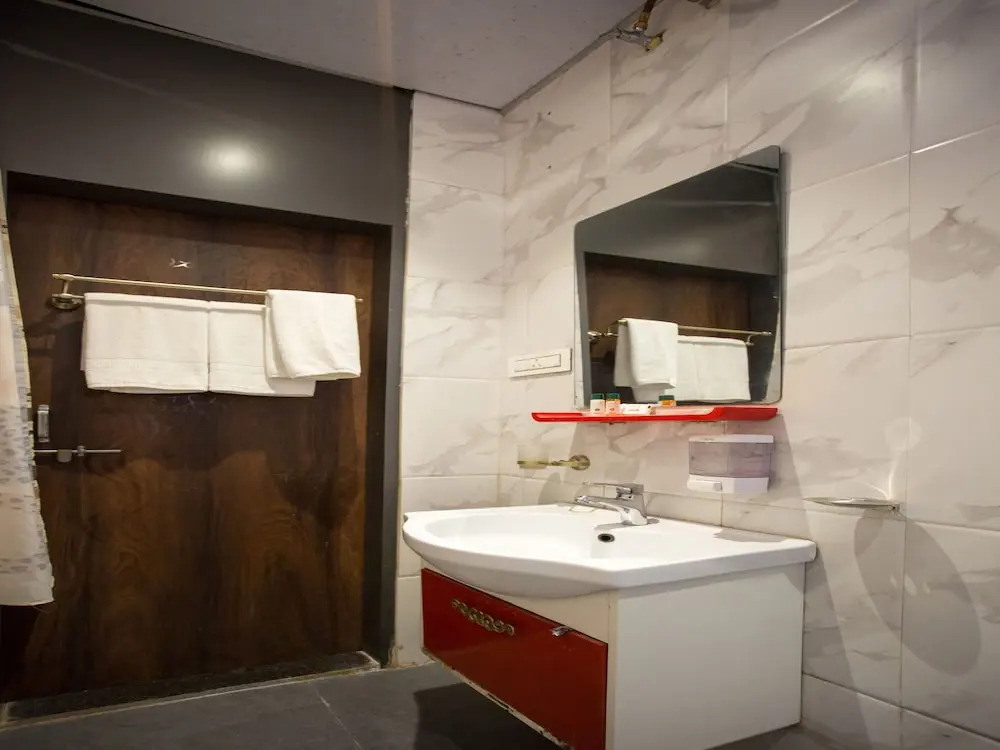 OYO 12249 Hotel Meghna Food Studio