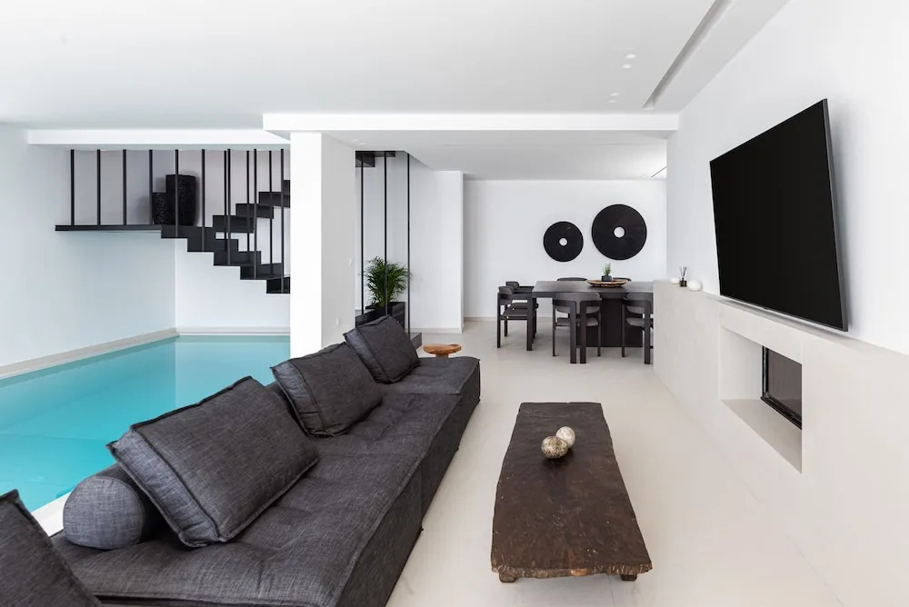Black Stone Villa