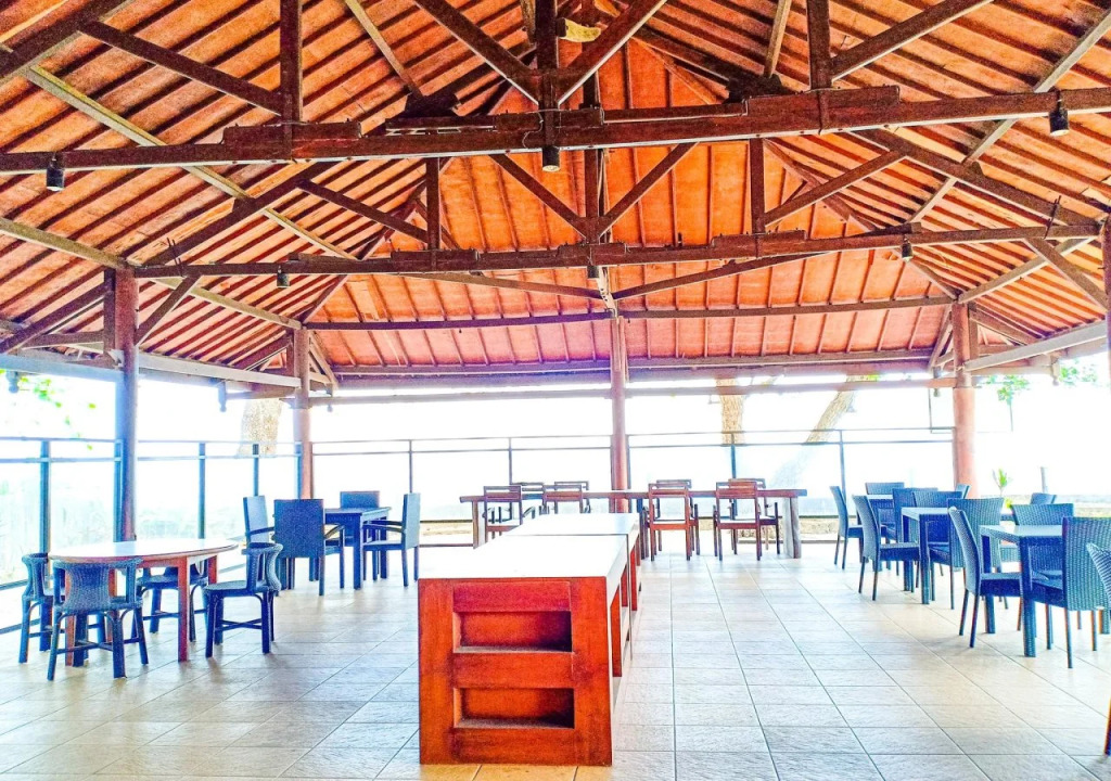 Mascot Beach Hotel