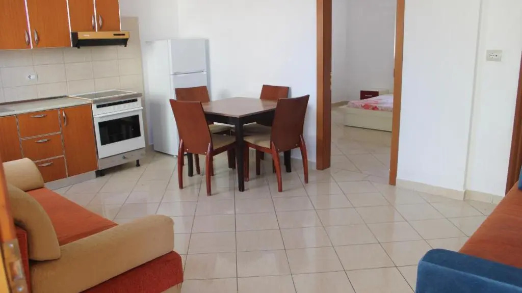 Bledi's Comfy Apartment in New Blvd / Free Parking