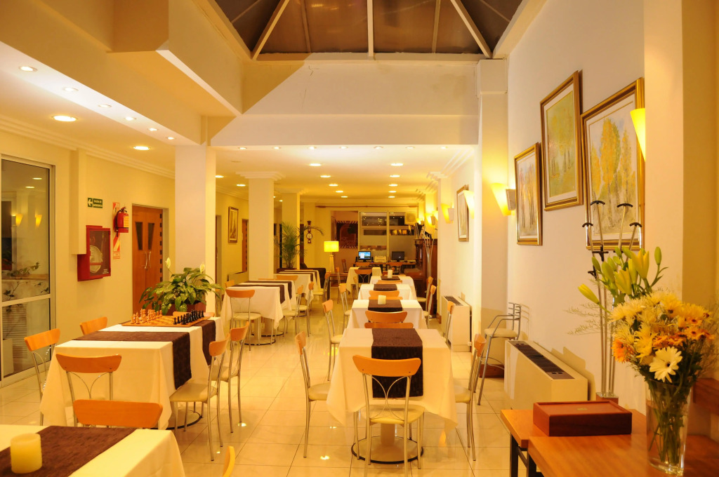 Parra Hotel & Suites