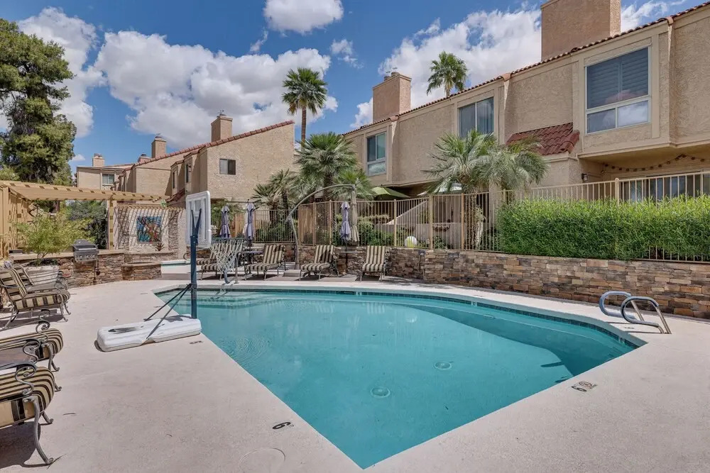 Golf Views & Pool Access: Central Scottsdale Condo