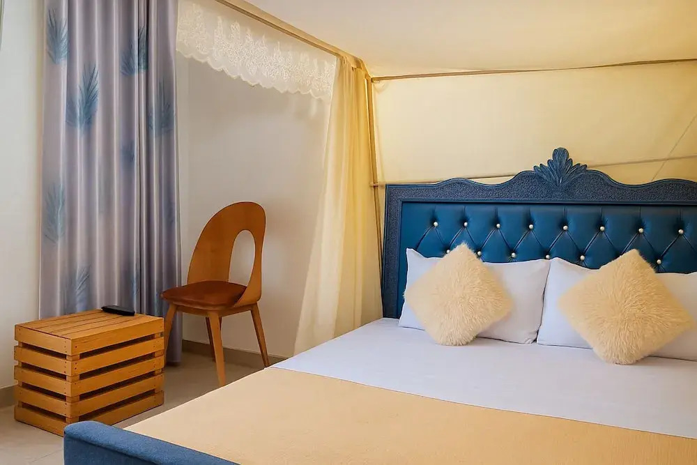 Noaz Hotel