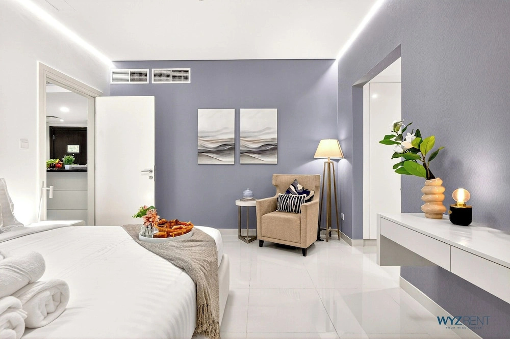 WYZ RENT|Grand 1BR Cour Jardin Near Bay Avenue
