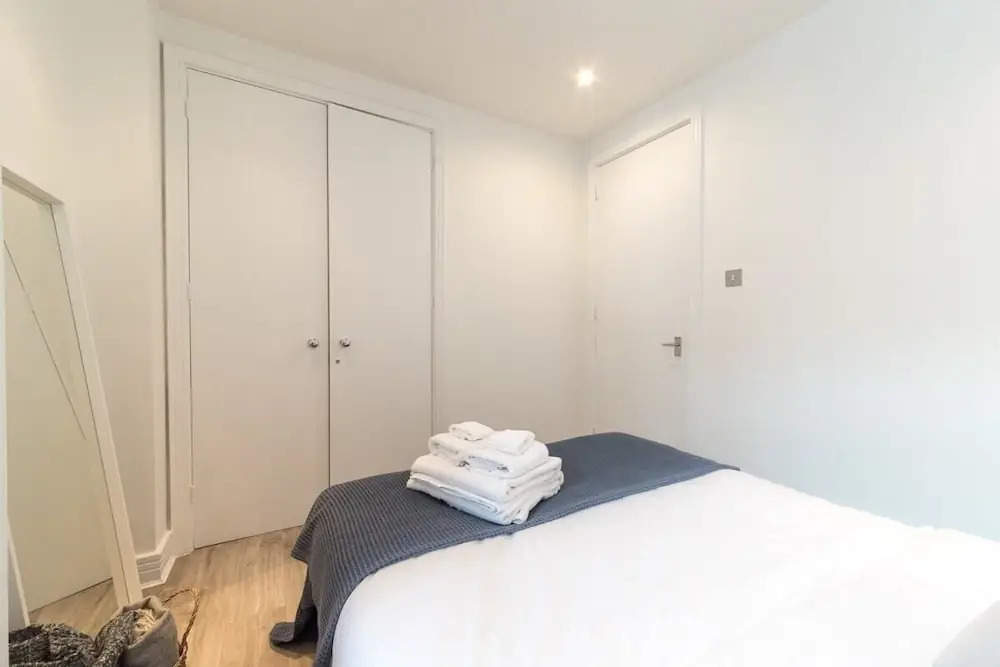 Super Central Flat Sleeps/4 -1 min to Holborn Tube