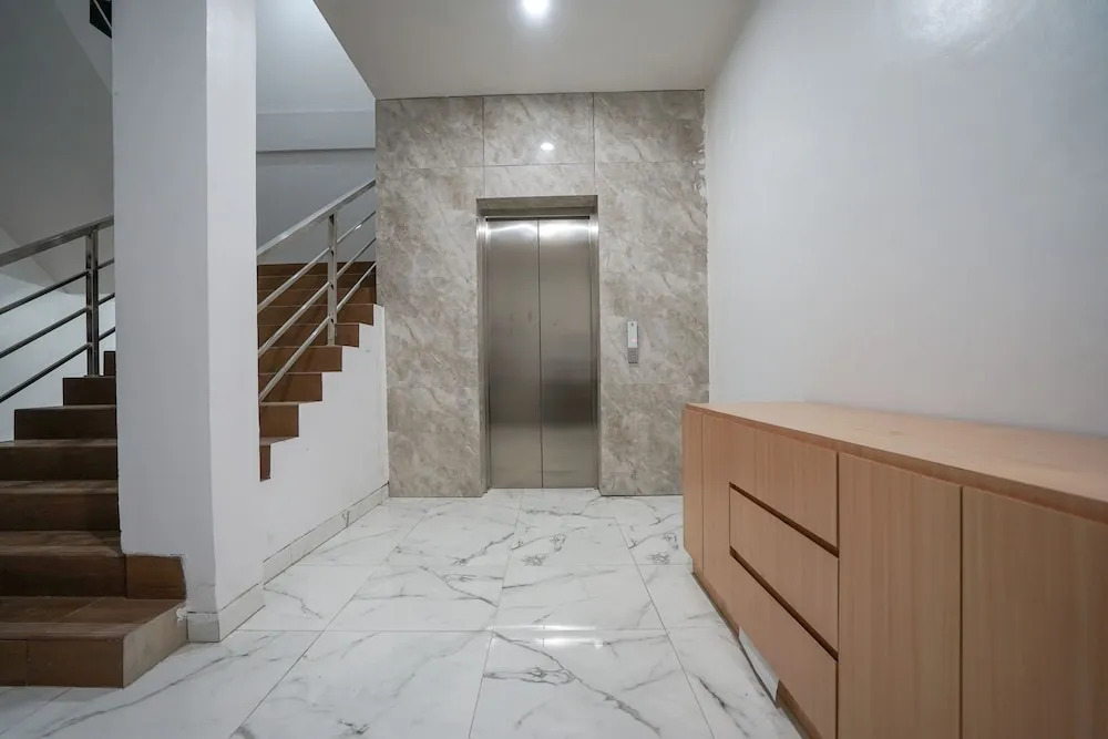 OYO 1270 Residence 8