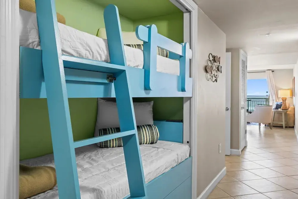 Pelican Isle 212 - Salty Air Bliss