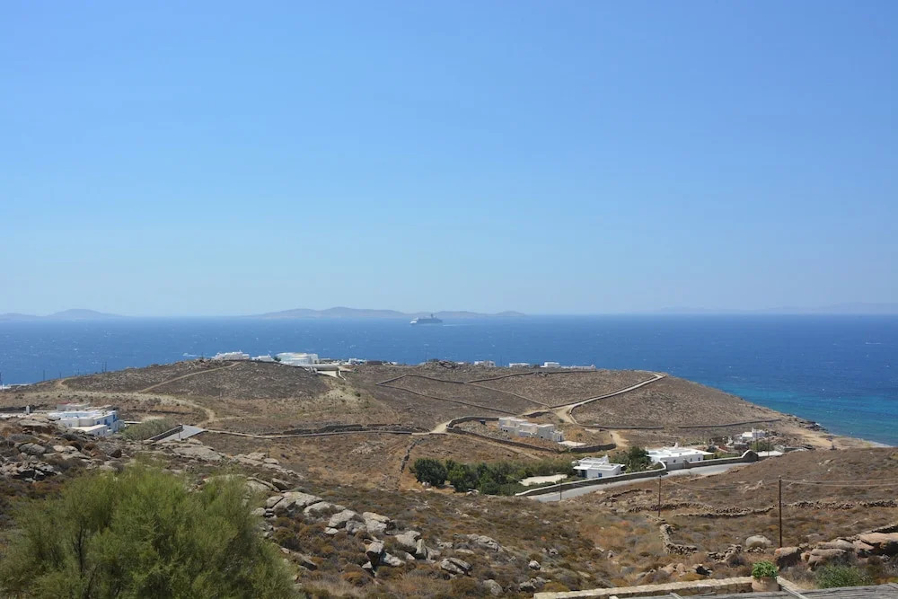 Delicate Mykonian House at Houlakia