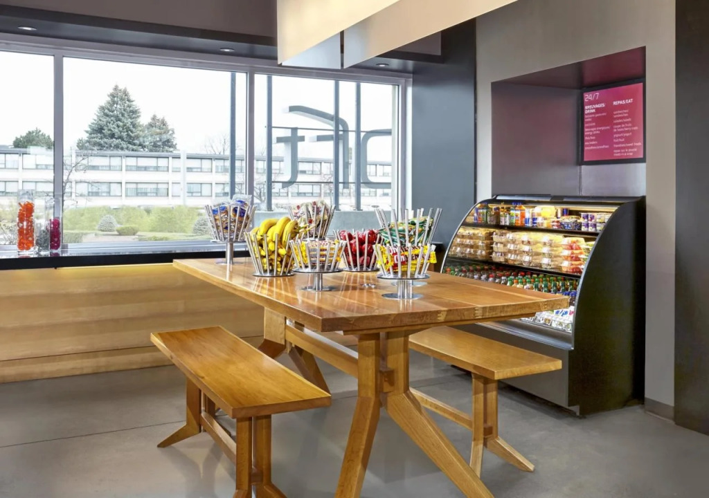 Aloft by Marriott Montreal Airport