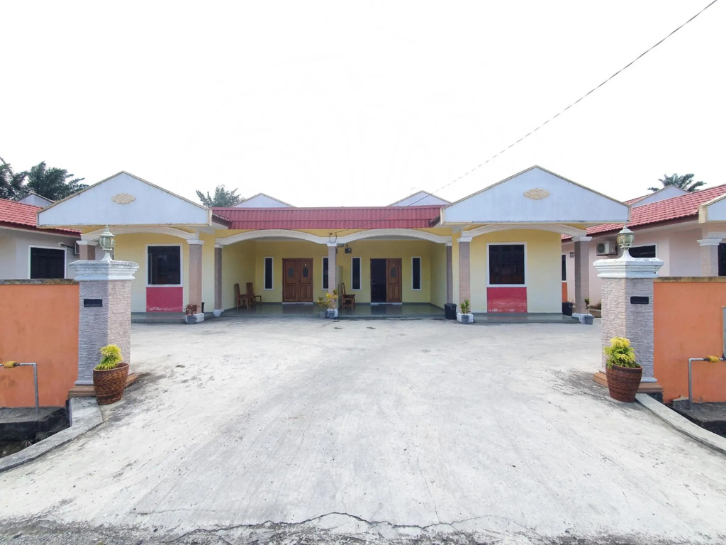 Oyo 90304 Persada Hasra Homestay
