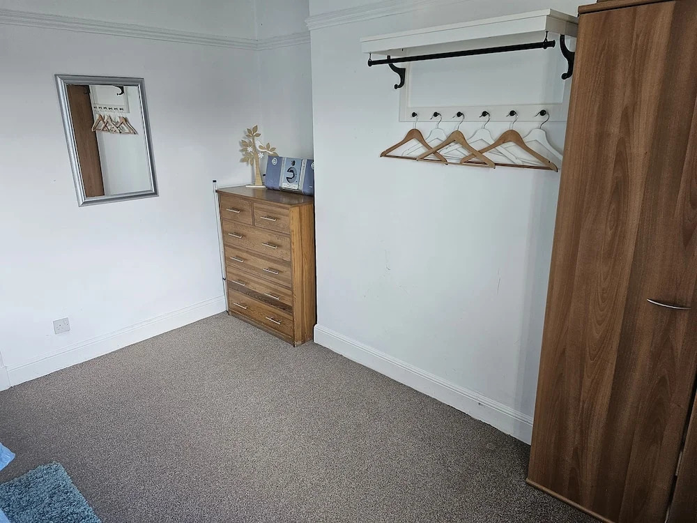 Snug - Meadhan Apartment