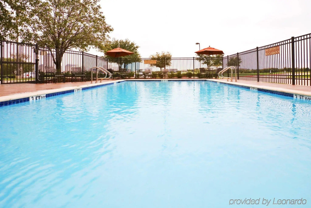 Holiday Inn Express & Suites Irving Conv Ctr - Las Colinas by IHG