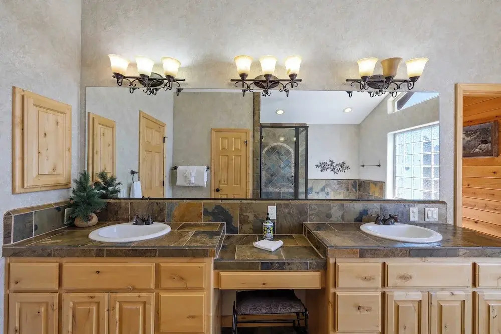 Hot Tub, Game Room, Large Deck w/ Mountain Views, 4bdr Paw Print by Avantstay