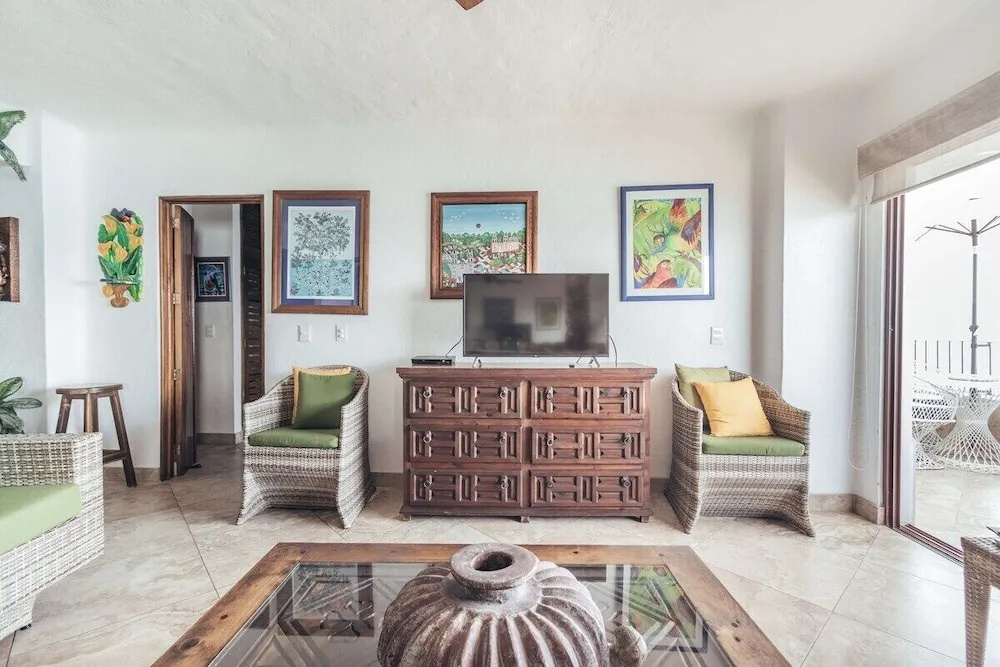 Ocean View 2Br Condo-balcony-beach-pool - 711