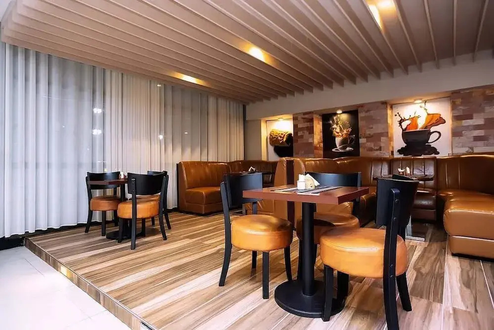 Gold Crest Hotel