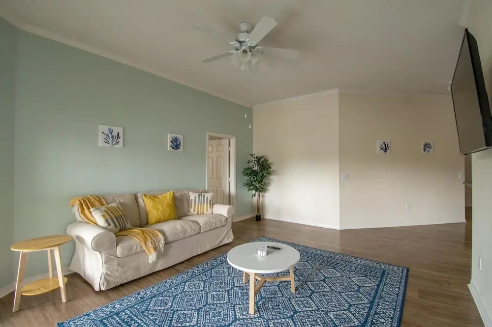 Relax, Revive and Renew in a great apt!