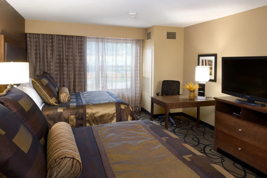 ClubHouse Hotel and Suites