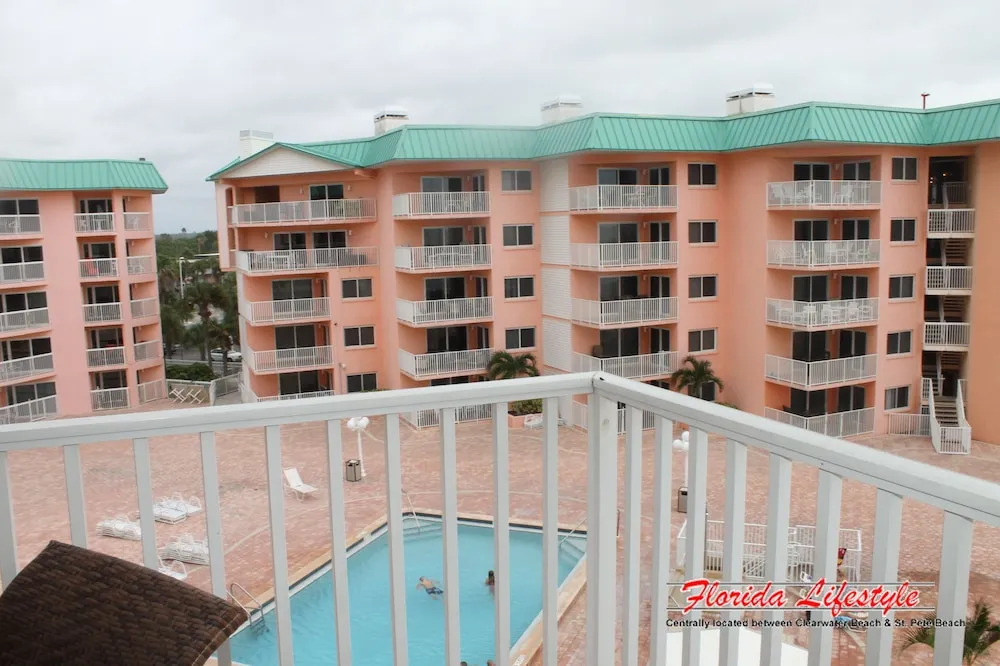 Beach Palms 404